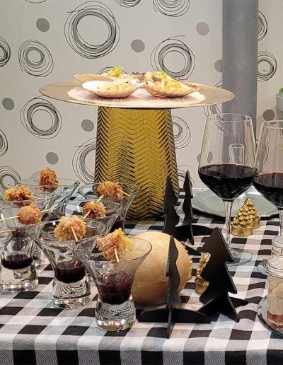 Tetilla-frita-con-jamón-serrano-y-granizado-de-vino-tinto